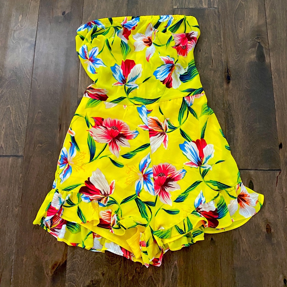 NWT floral yellow romper